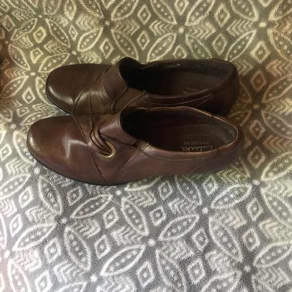 - Clarks Bendables Bootie Heel 2”  US 8M - Picture 4 of 6